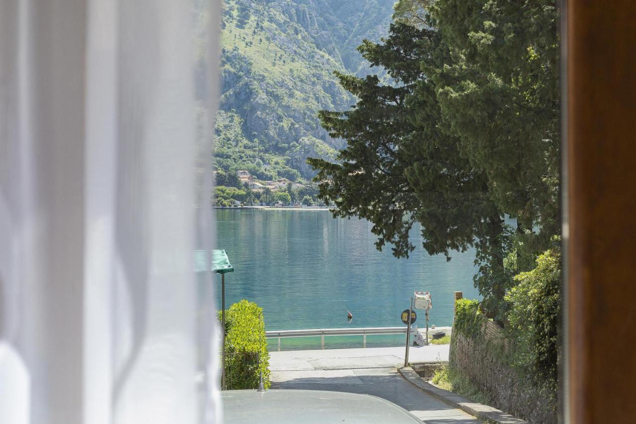 Muo Sea Front Apartments Kotor Exteriör bild