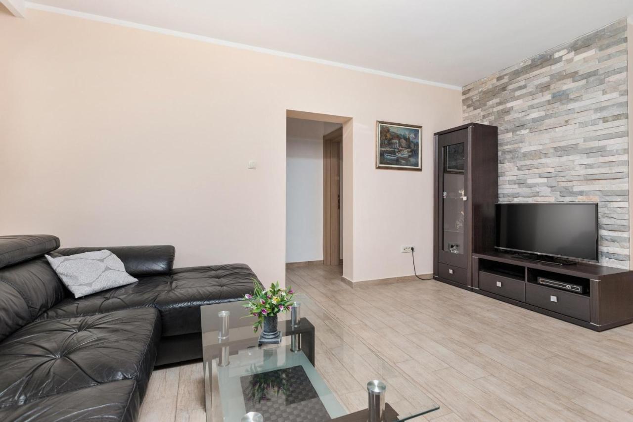 Muo Sea Front Apartments Kotor Exteriör bild