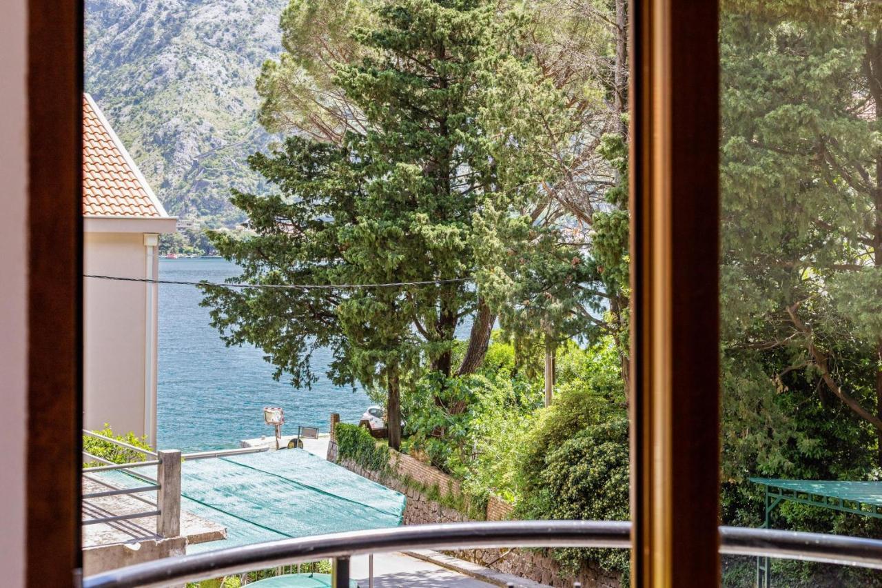 Muo Sea Front Apartments Kotor Exteriör bild